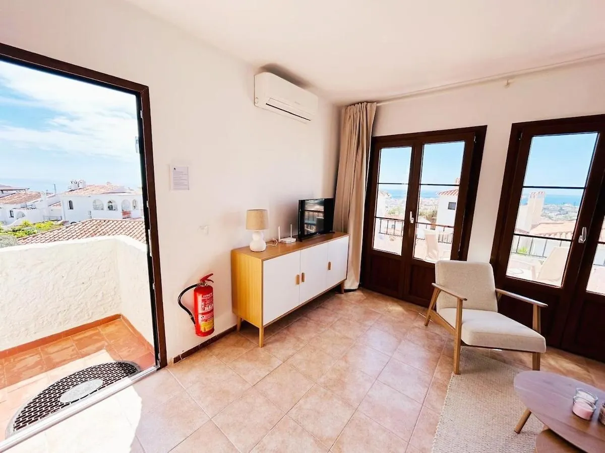 公寓 Prachtig In 2025 Gerenoveerd Appartement Met Airco In El Capistrano Village 内尔哈 西班牙