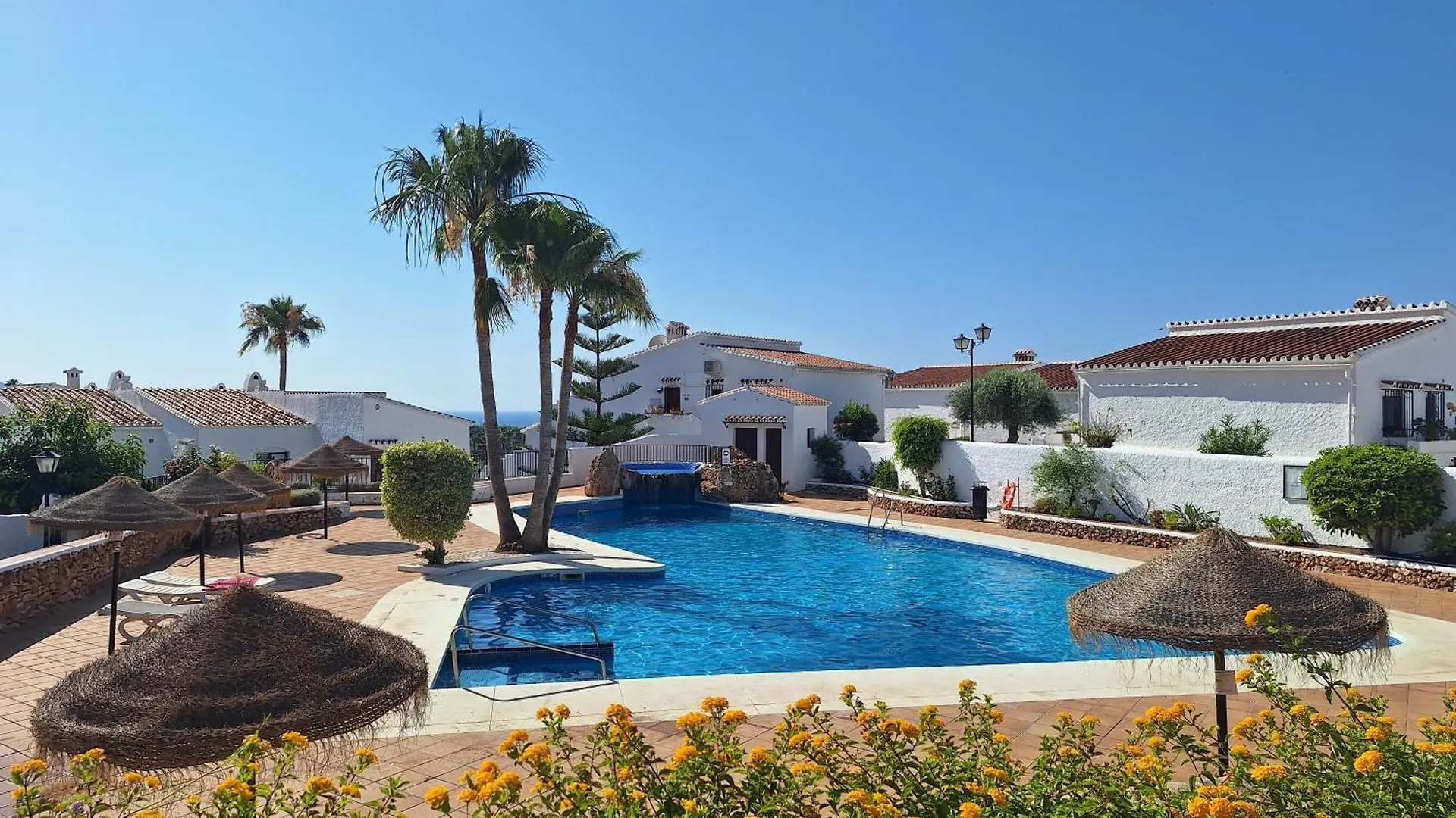 Prachtig In 2025 Gerenoveerd Appartement Met Airco In El Capistrano Village 内尔哈 西班牙
